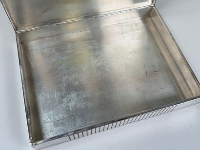 Important coffret rectangulaire en argent...