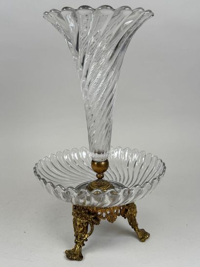 BACCARAT.
Centre de table composé d'une coupe...