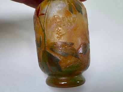 DAUM NANCY.
Petit vase balustre en verre...