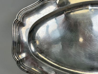 Plat ovale chantourné en argent 950/1000,...