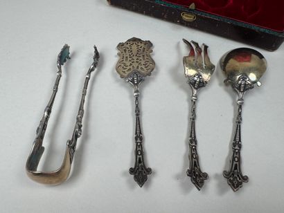 Nécessaire à mignardises en argent et argent...