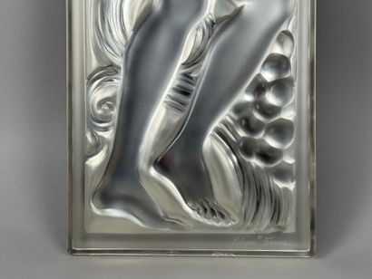 LALIQUE France.
FIGURINE ET RAISINS, BRAS...