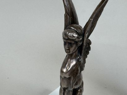 Lot including : 
-Part of a liqueur service...