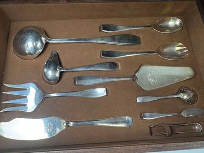 WISKEMANN silverware, Brussels.
Large silver-plated...