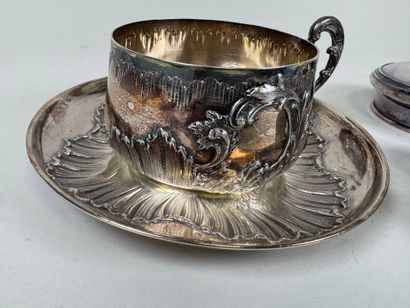 Silver lot including :
- a cup and saucer...