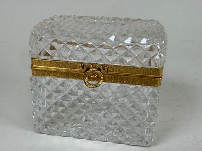 Small cut-crystal box decorated with diamond...