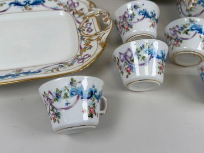 Part of a dessert service in painted porcelain...