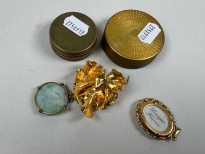 Lot comprising two circular boxes, one with...