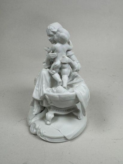 20th century school. 
Mother and Child. 
Porcelain...