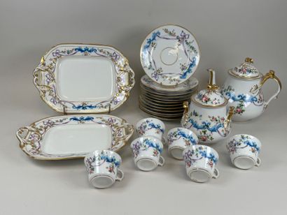 Part of a dessert service in painted porcelain...