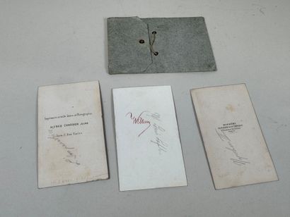 Small lot of 3 old photos, presented in an...