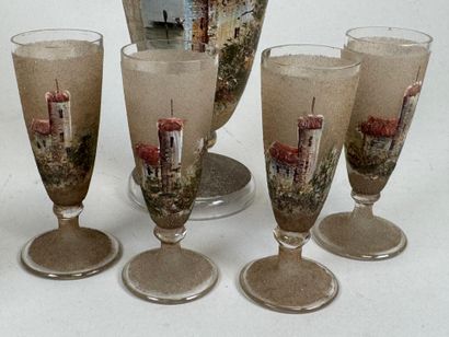 Lot including : 
-Part of a liqueur service...