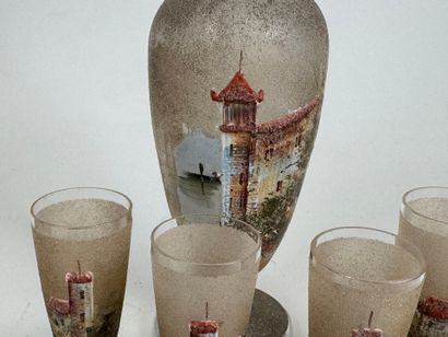 Lot including : 
-Part of a liqueur service...