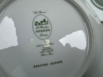 HERMES.
Les Pivoines