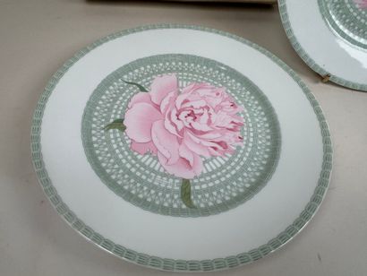 HERMES.
Les Pivoines