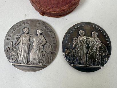Suite of two silver medals 900/1000 