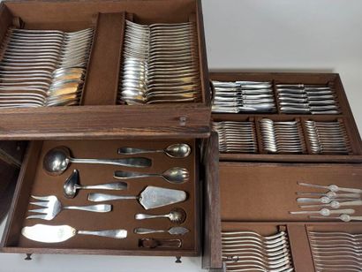 WISKEMANN silverware, Brussels.
Large silver-plated...