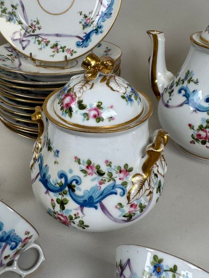 Part of a dessert service in painted porcelain...