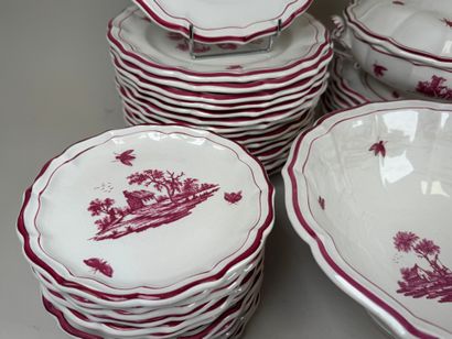 GIEN.
Important part of a polychrome earthenware...