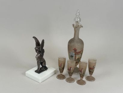 Lot including : 
-Part of a liqueur service...