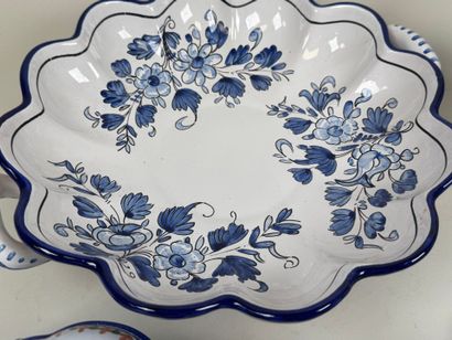 MONTAGNON in Nevers. 
Important glazed earthenware...