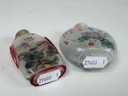 ASIA, 20th century.
Two glass snuffboxes...
