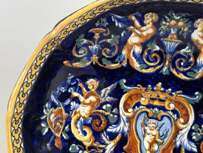 GIEN.
Renaissance model.
Polychrome earthenware...