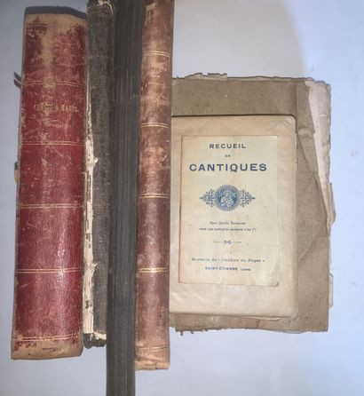 [MUSIQUE RELIGIEUSE]
Environ 17 vol. de formats...