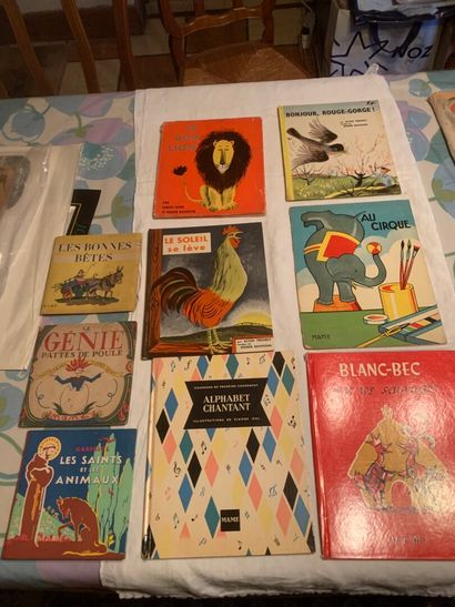 LIVRES D'ENFANTS MAME
9 volumes milieu XXème...