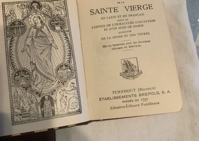 LIVRES RELIGIEUX 
13 volumes de piété et...