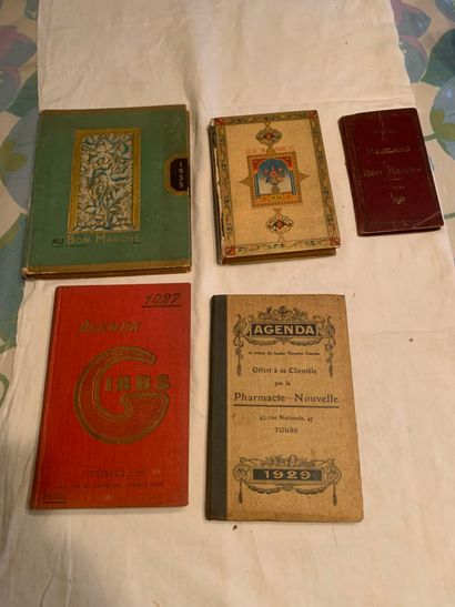 AGENDAS ANCIENS ILLUSTRÉS
Bon Marché 1935...