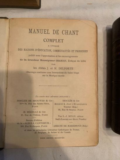 LIVRES RELIGIEUX 
13 volumes de piété et...