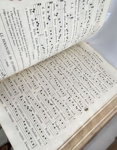 [2 ANTIPHONARIES]
Graduel romain contenant...