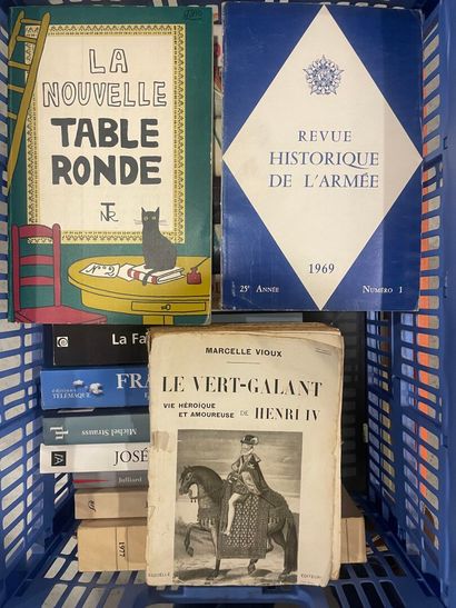 [HISTOIRE]
Env. 15 vol. brochés milieu XXe,...