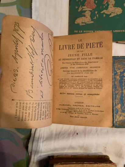 LIVRES RELIGIEUX 
13 volumes de piété et...