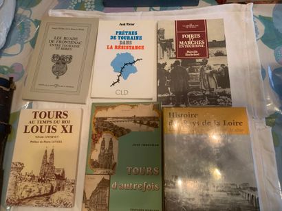 TOURAINE
11 vol. brochés ou reliés de format...