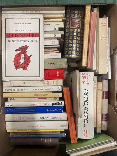Large lot of approx. 60 mid-20th century...