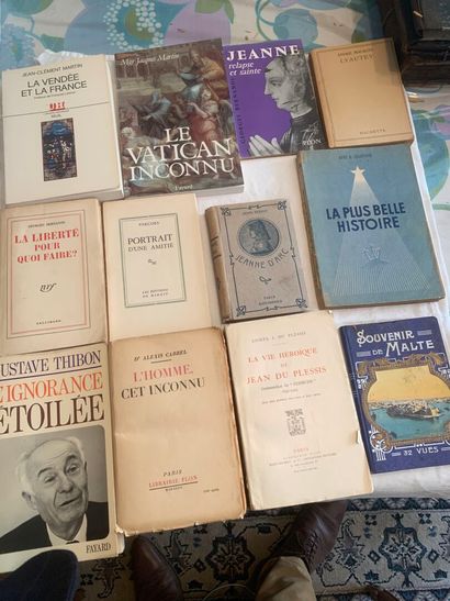 [DIVERS RELIGIEUX - REGIONALISME]
Environ...