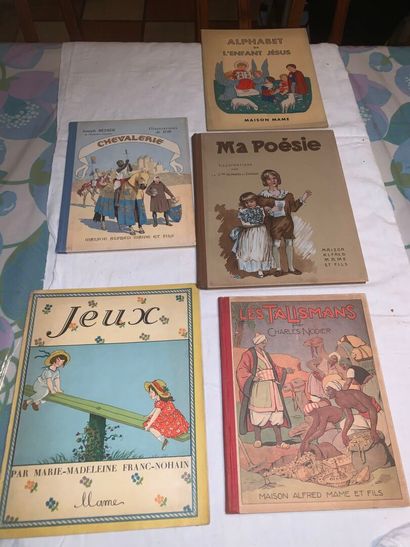 [LIVRES D'ENFANTS MAME]
5 volumes début et...