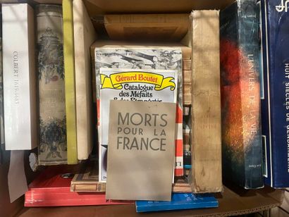 Approx. 35 vol. in paperback, various formats,...