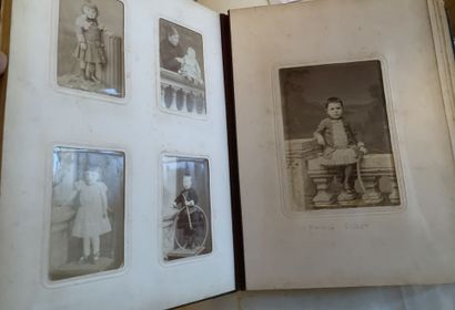 [PHOTOGRAPHIES]
Album photographique in-4...