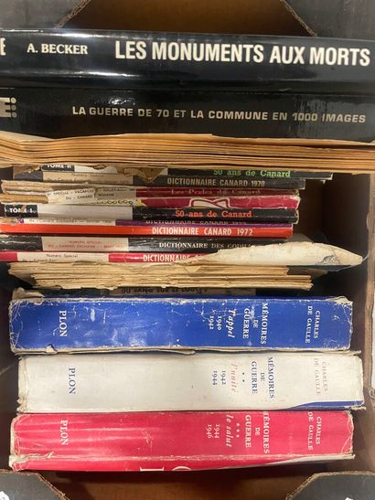 Approx. 20 paperback volumes of various sizes,...