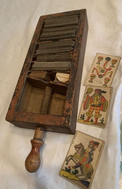 [JEUX DE CARTES]
Sabot en bois milieu XIXe...