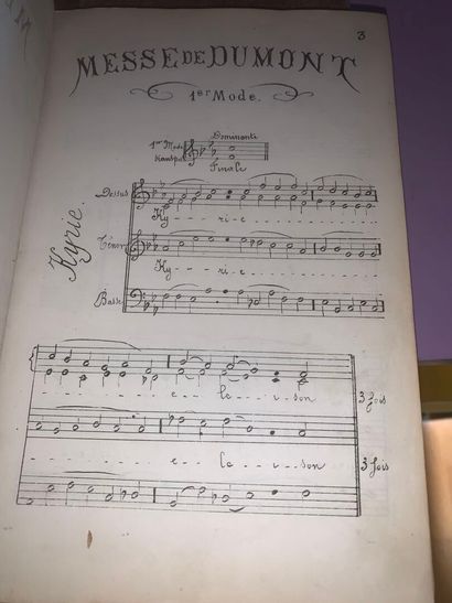 [MUSIQUE RELIGIEUSE]
Environ 17 vol. de formats...