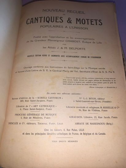 [MUSIQUE RELIGIEUSE]
Environ 17 vol. de formats...