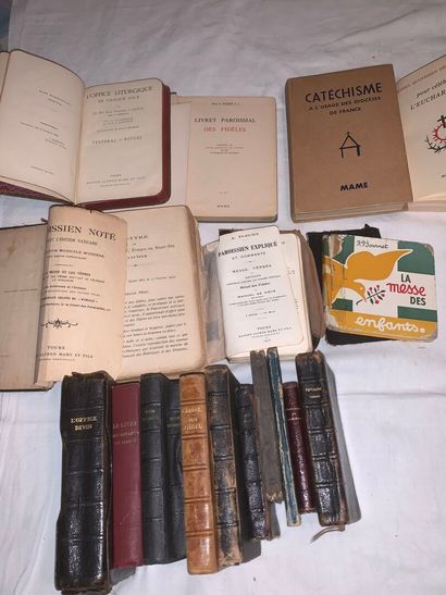 LIVRES RELIGIEUX 
16 volumes de piété et...