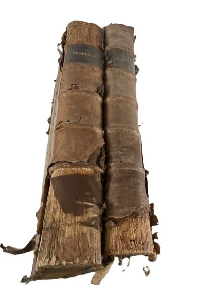 [2 ANTIPHONARIES]
Graduel romain contenant...