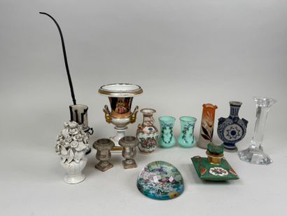 Small lot of display items including:
- PARIS,...