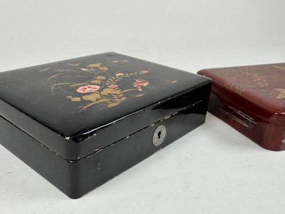 JAPAN, 20th century.
Two lacquered wood boxes...