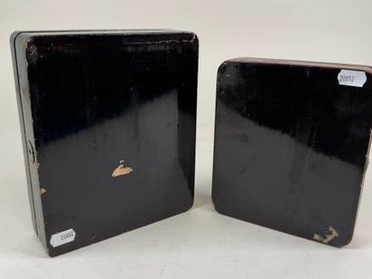 JAPAN, 20th century.
Two lacquered wood boxes...